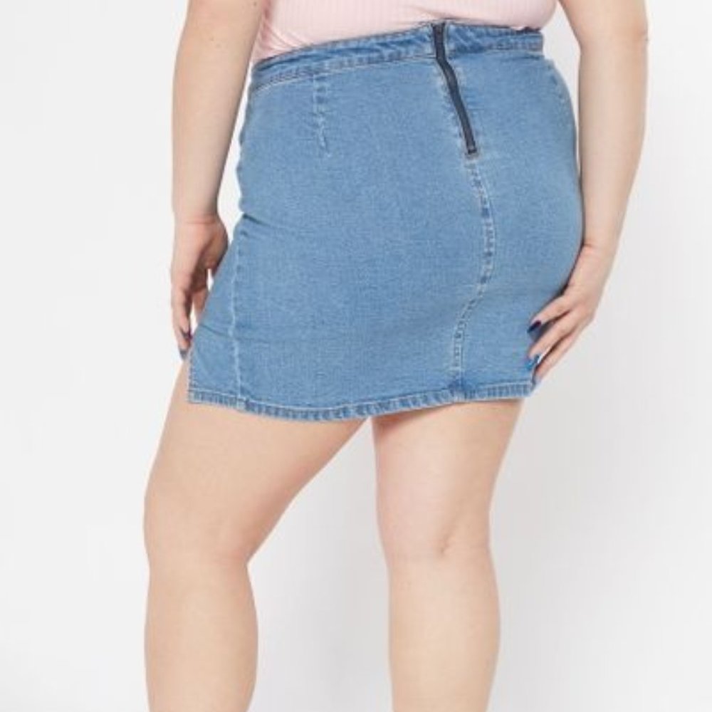 Rue Light Wash Thigh Slit Denim Mini Skirt NWOT